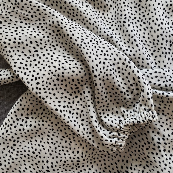 Classy Ruffled Romper - Picture 9 of 12